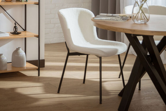 Ponadczasowe czy oryginalne - Jakie krzesła tapicerowane sprawdzą się w Twojej jadalni?
